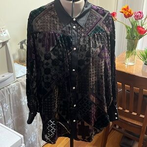 Flowy velvet blouse